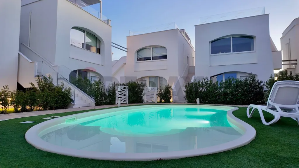 Piscine - Penthouse with Seafront Terrace in Numana