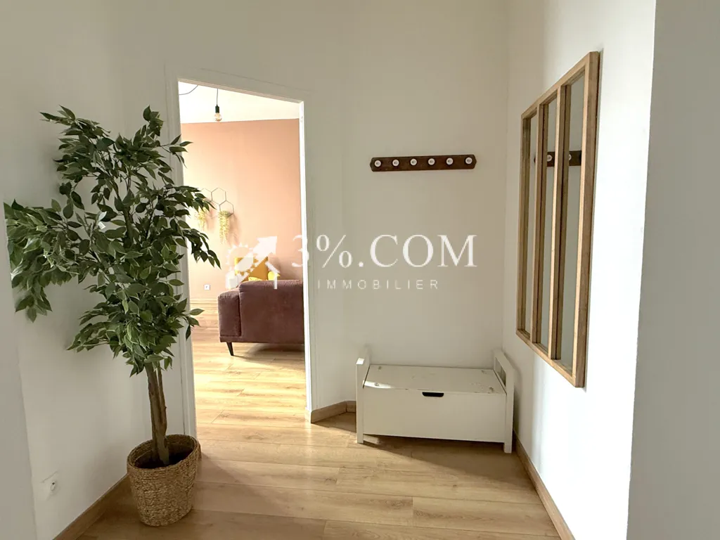 Esik - T3 Apartment with Balconnet near Tourcoing Centre