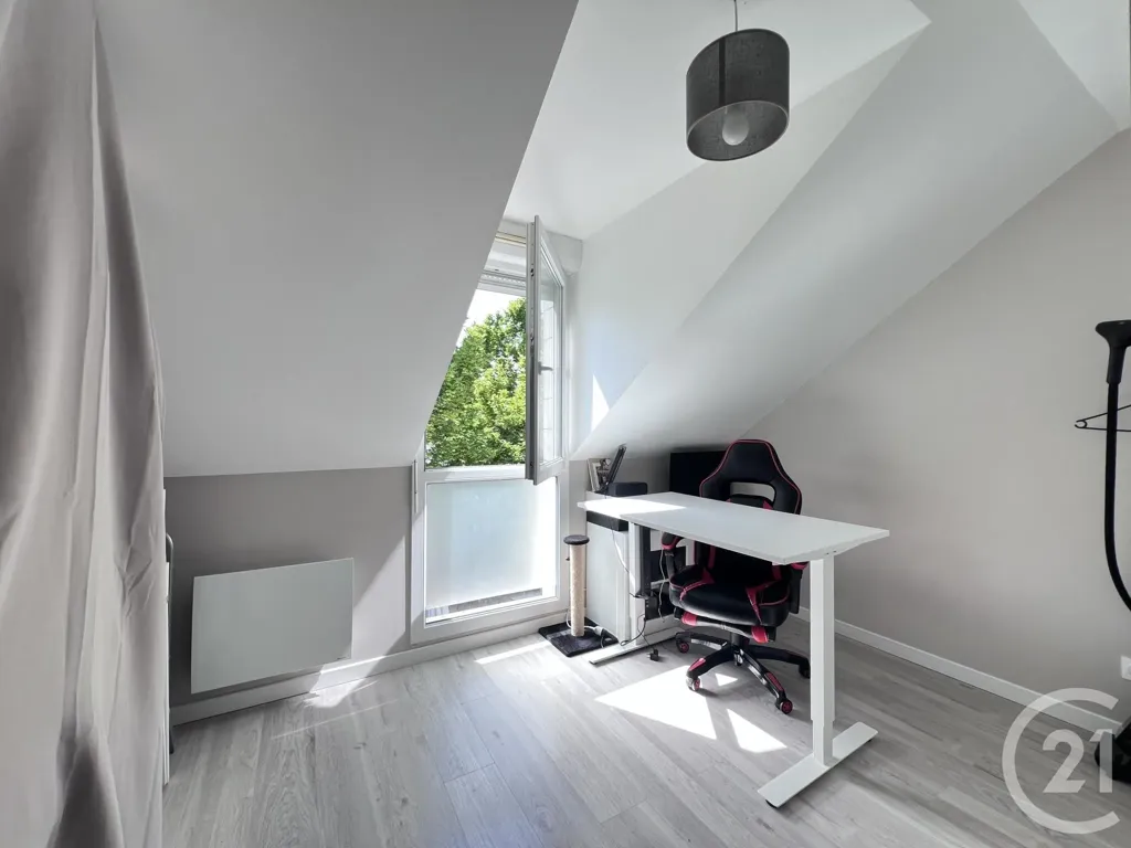 Kabinet - Renovated Duplex with Terrace in Ballan-Miré