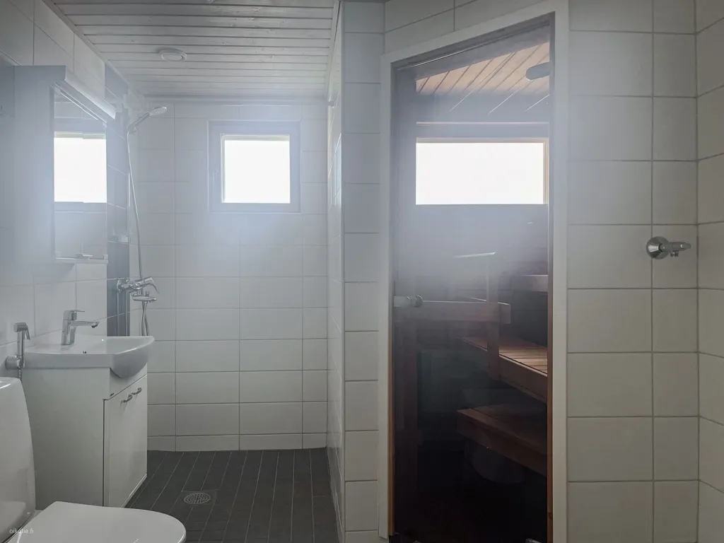 Vannitoad - Spacious Flat with Balcony in Turku City Centre