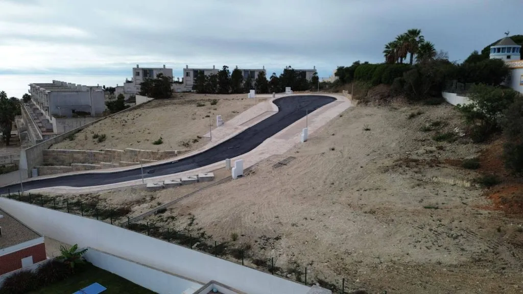 Aed - Urban Plot with Sea Views in Albufeira