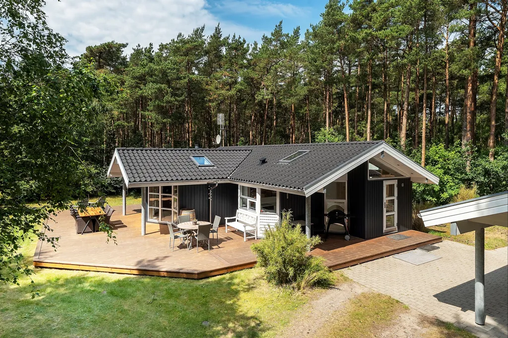 Exterior - Quality Summerhouse with Garden in Helberskov
