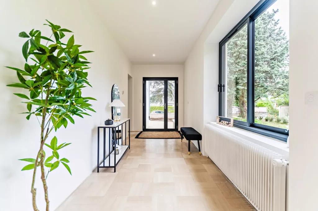 Entrée - Maison de Caractère avec Terrasse à Écully