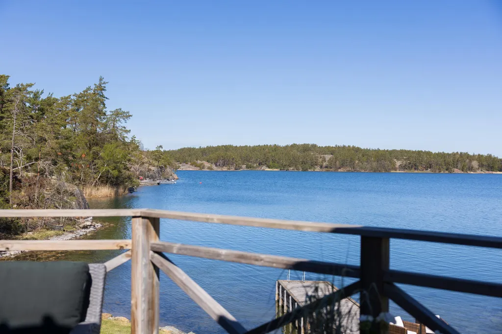 Terrasse - Modern House with Seafront in Tjust Archipelago