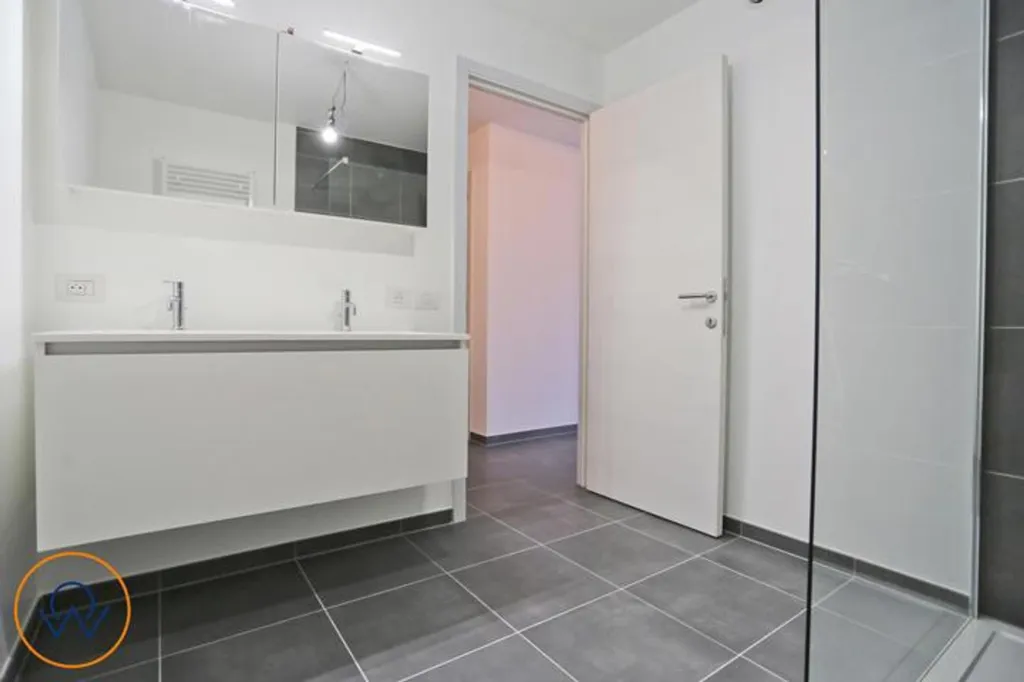 Vannitoad - Modern Flat with South Terrace in Halle