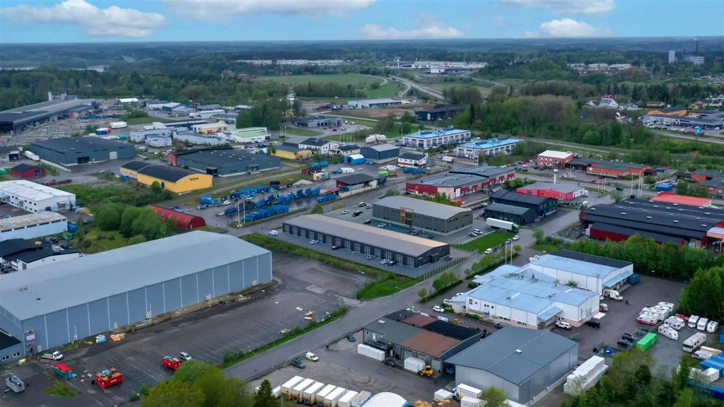 Vista aerea - Flexible Commercial Units with Workshop Space in Norrtälje