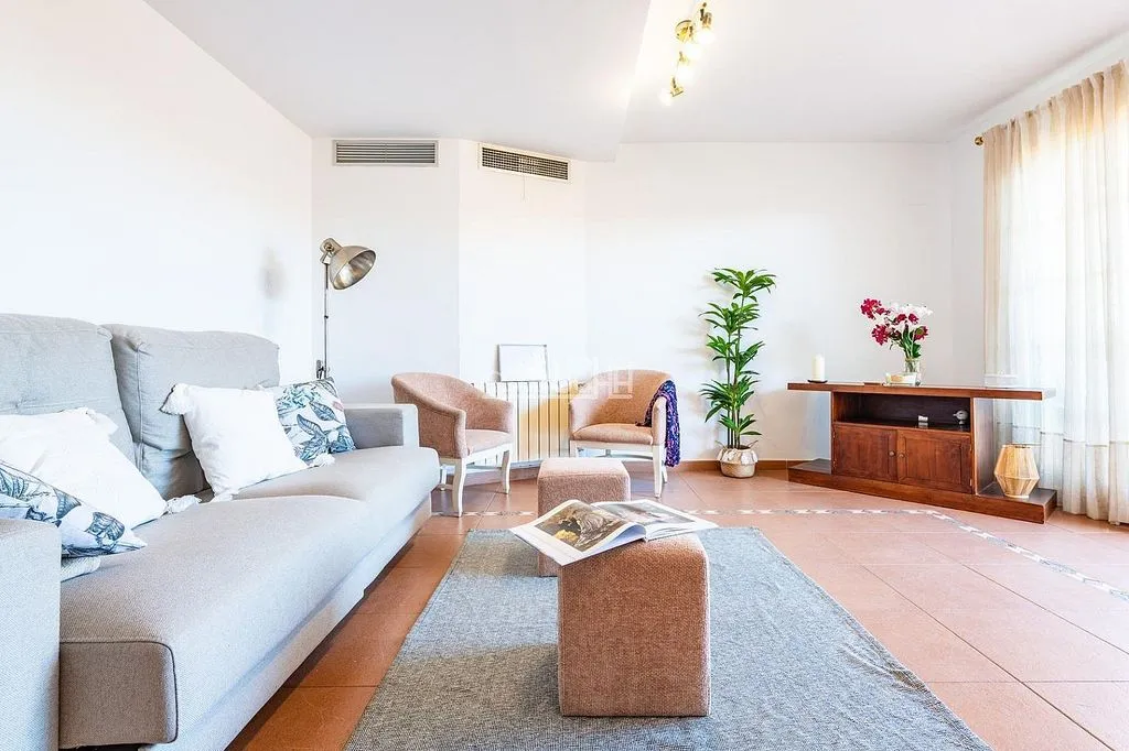 Elutuba - Duplex Apartment with Pool in Torre en Conill
