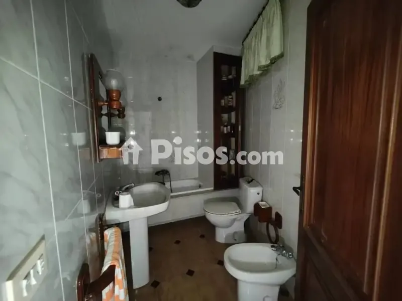 Bathrooms - Chalet for Renovation near Rianxo Centre