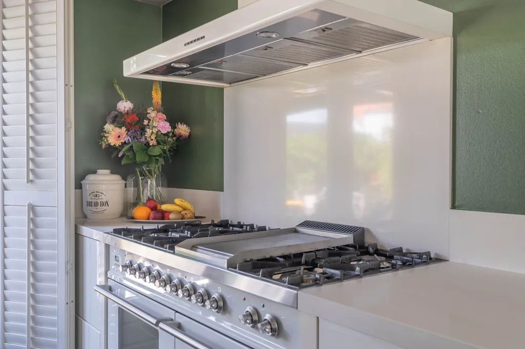 Kitchen - Detached House with Private Garden in Yerseke