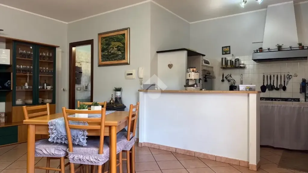 Sala da pranzo - Triplex with Garden in Pozzilli