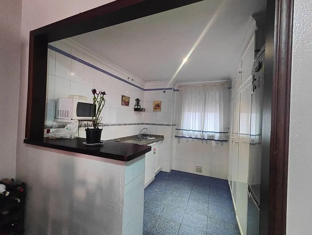 Cuisine - Apartment with Balcony in Los Palacios