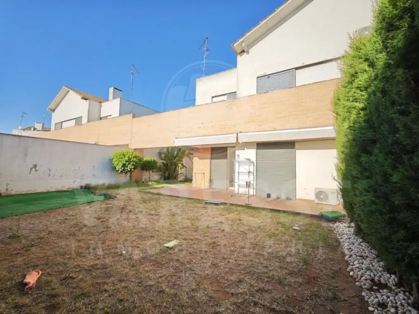 Aed - Chalet with Garden in Espartinas, Seville