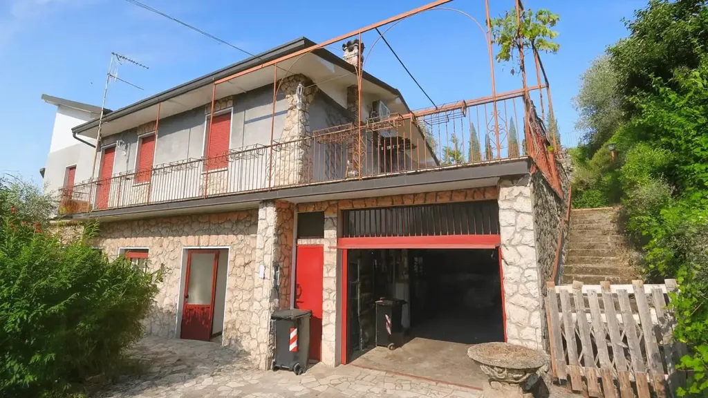 Extérieur - Spacious Villa for Renovation in Salò