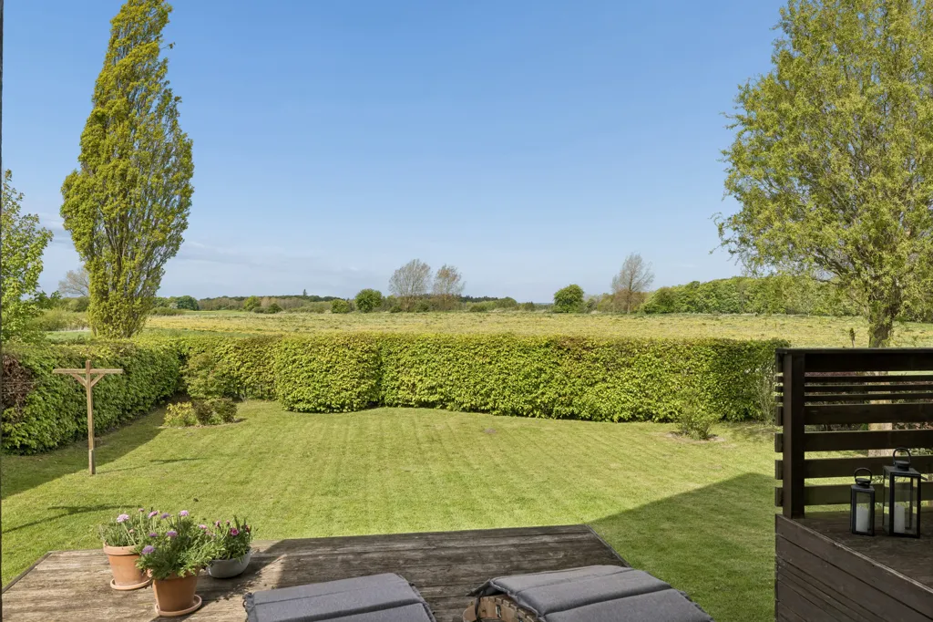 Jardin - Modernised Villa with Open View in Højby