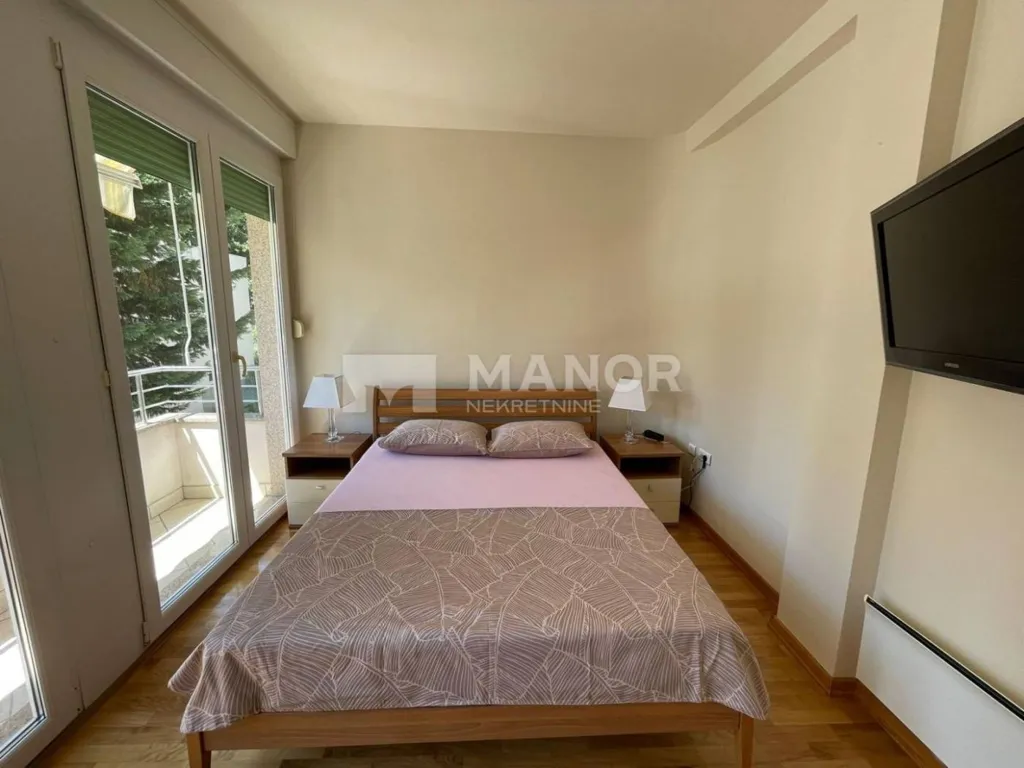 Magamistoad - Apartment with Two Balconies in Volosko, Opatija