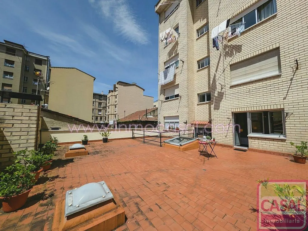 Terrass - 1-Bed Flat with South-Facing Terrace in Mieres