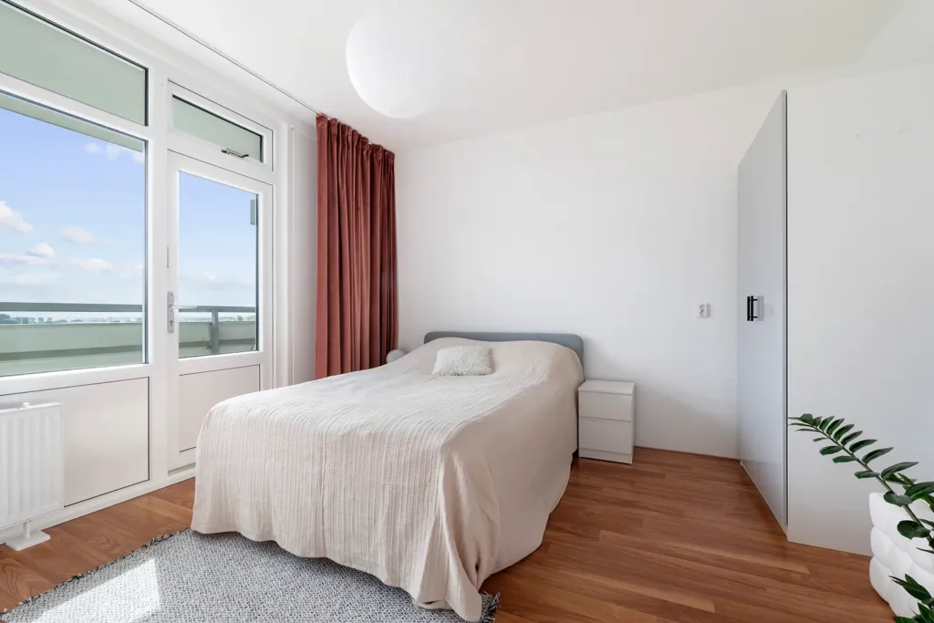 Chambres - Modern Corner Flat with Panoramic View in Haarlem
