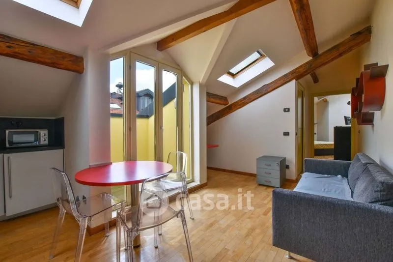 Pièces - Armed Billet with Balcony in Varese Centre