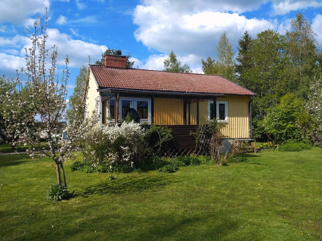 Välivaade - Charming House with Garden in Laxå
