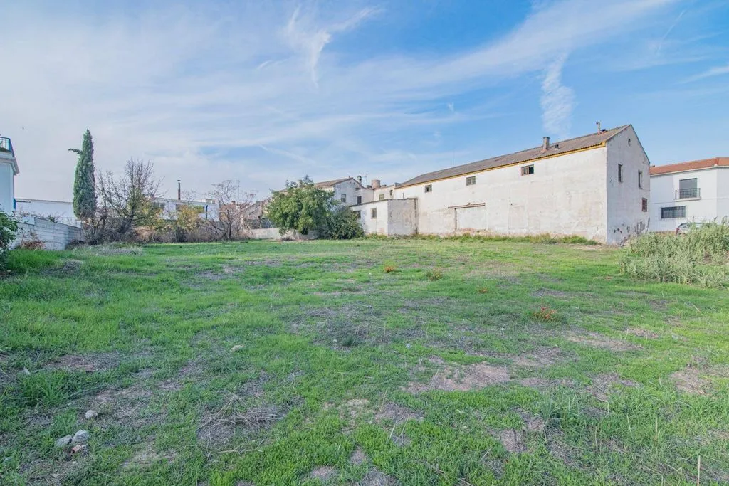 Giardino - Development Land in Peligros Centre