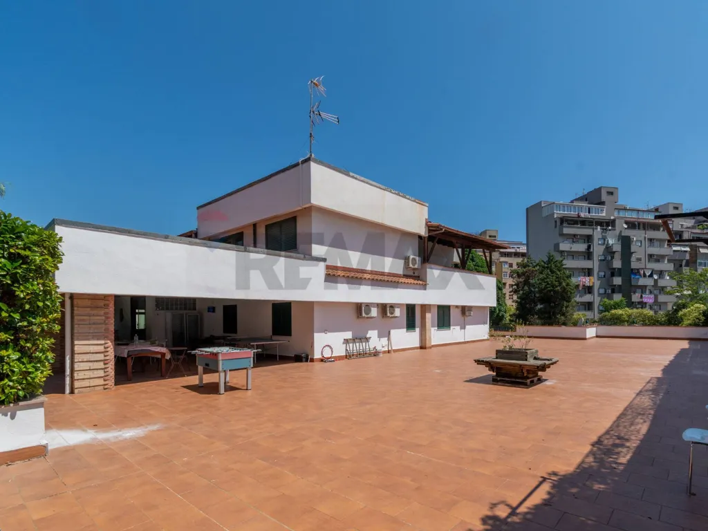 Terrass - Single Villa with Pool in Palermo