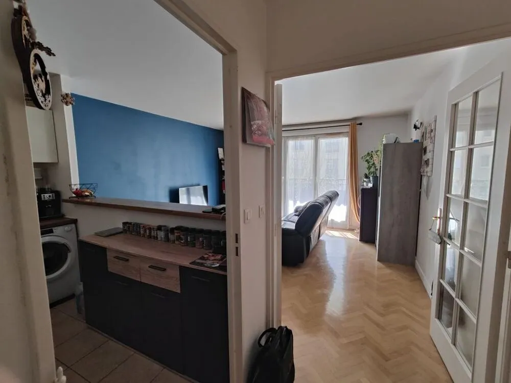 Cucina - 3-Bedroom Apartment with Balcony in Antony