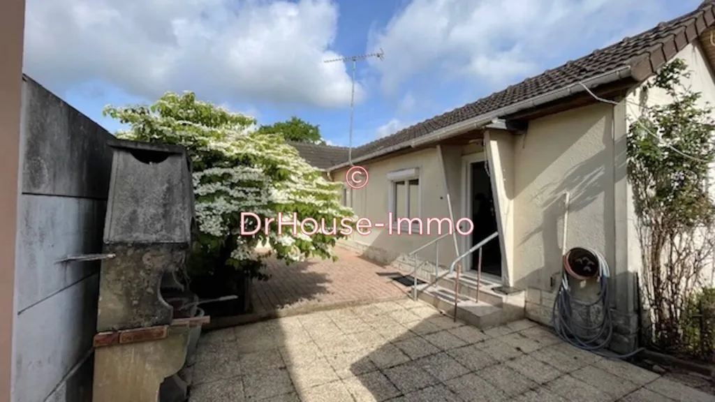 Jardin - Maison avec Dépendance et Local à Chelles, Proche RER E