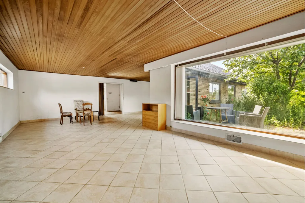 Elutuba - Large Villa for Modernisation in Albertslund
