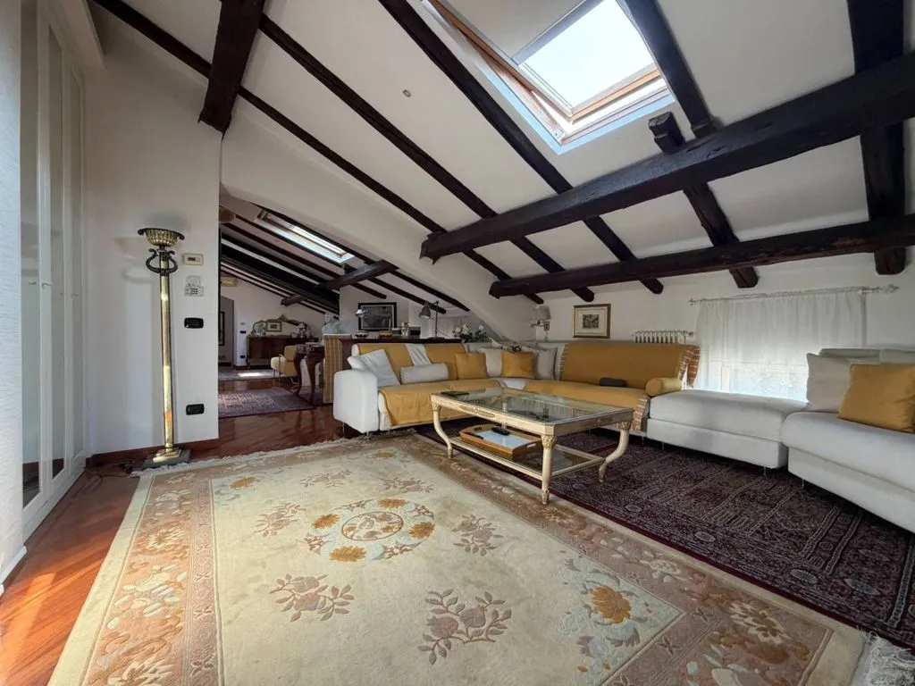Stanze - Luxury Mansarded Apartment in Bologna