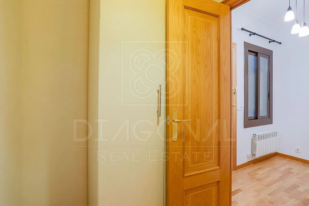 Hallway - 3-Bed Apartment with Garden View in La Nova Esquerra