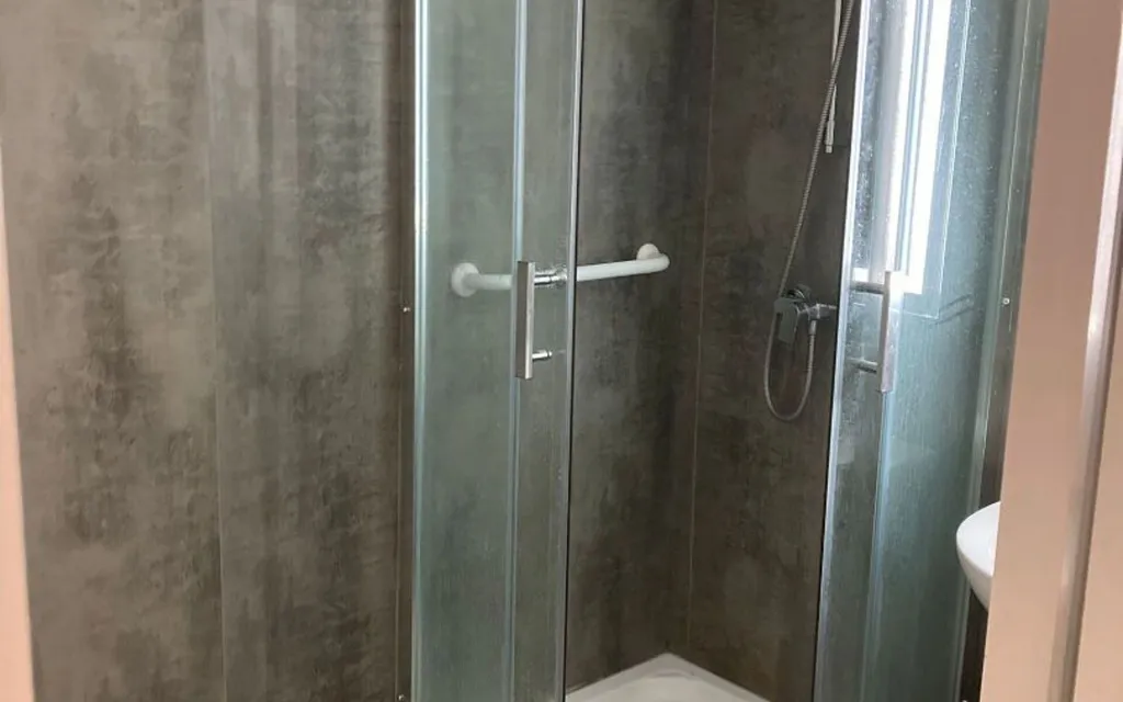Salles de bain - Studio avec Balcon et Vue à Cagnes-sur-Mer
