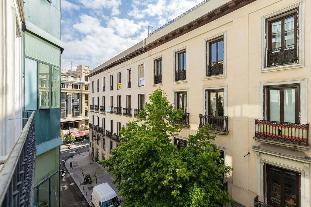 Balcony - Furnished Apartment with Terrace in Sol