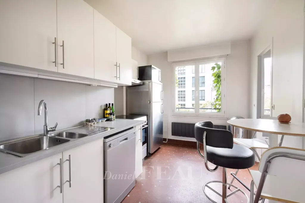 Köök - Bright Apartment with Balcony in Paris 4th