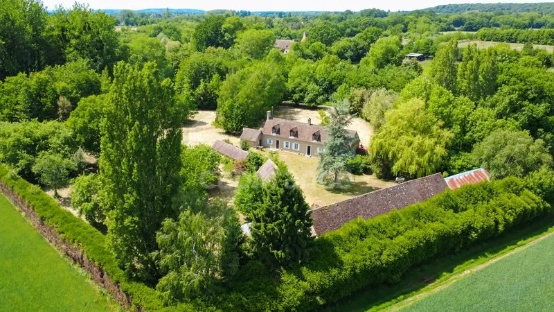 Vue aérienne - Propriété Charmante avec Jardin à Saint-Célerin