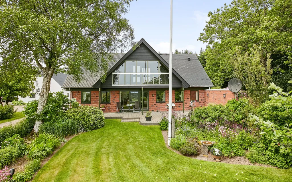 Esterno - Historic Villa with Large Garden in Brædstrup