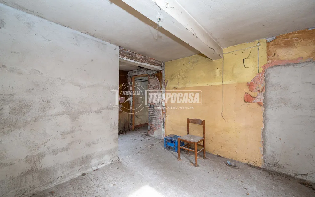 Toad - One-Bedroom Flat in Multi-Storey Building in Sassuolo