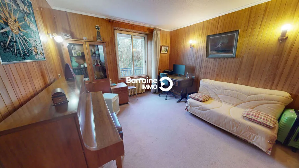 Living Room - Spacious House with Garden in Brest - Le Guelmeur