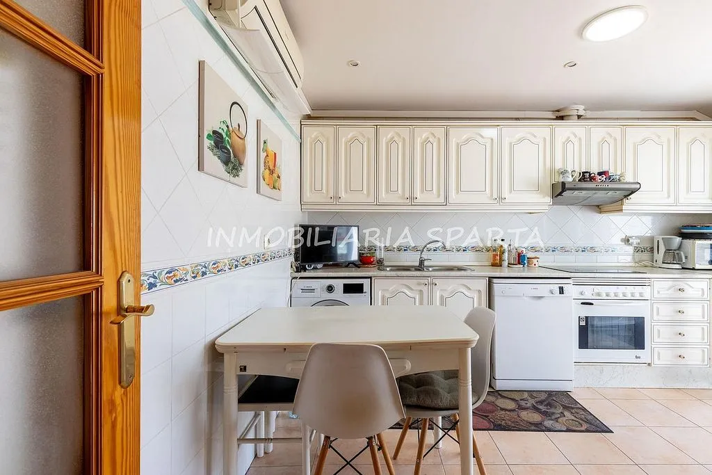 Cuisine - Charming Duplex with Terrace in City Centre
