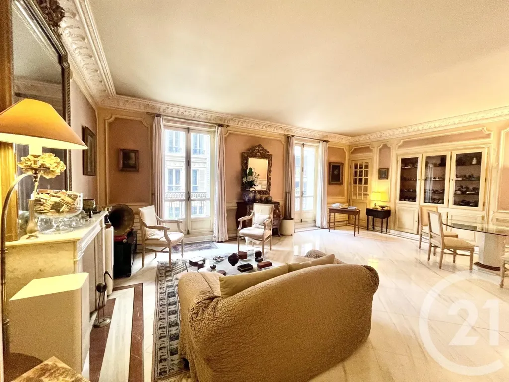 Elutuba - 4-Piece Parisian Flat with Balcony in Auteuil