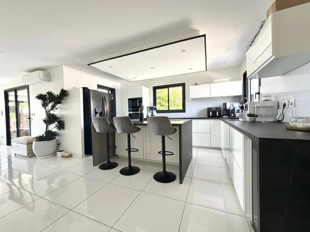 Cucina - Contemporary House with Pool in Vauvert
