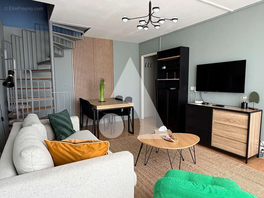 Elutuba - Renovated Duplex with Terrace in Évreux