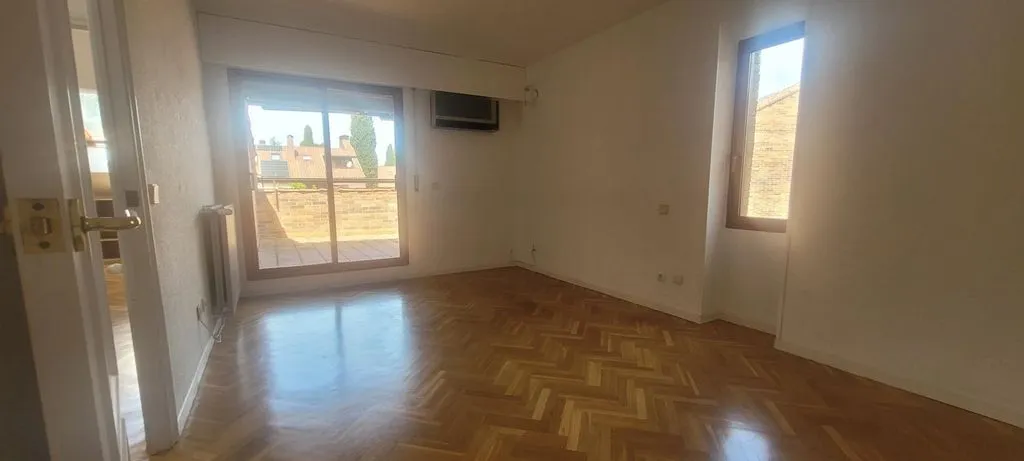 Pièces - Luxury Semidetached House with Pool in Majadahonda