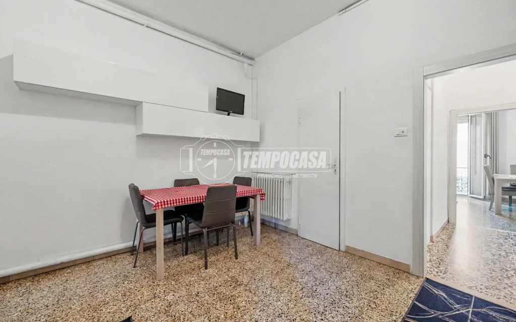 Salle à manger - Central Trilocale with Balcony in Faenza
