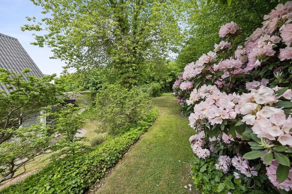 Jardin - Villa with Lake View in Skanderborg