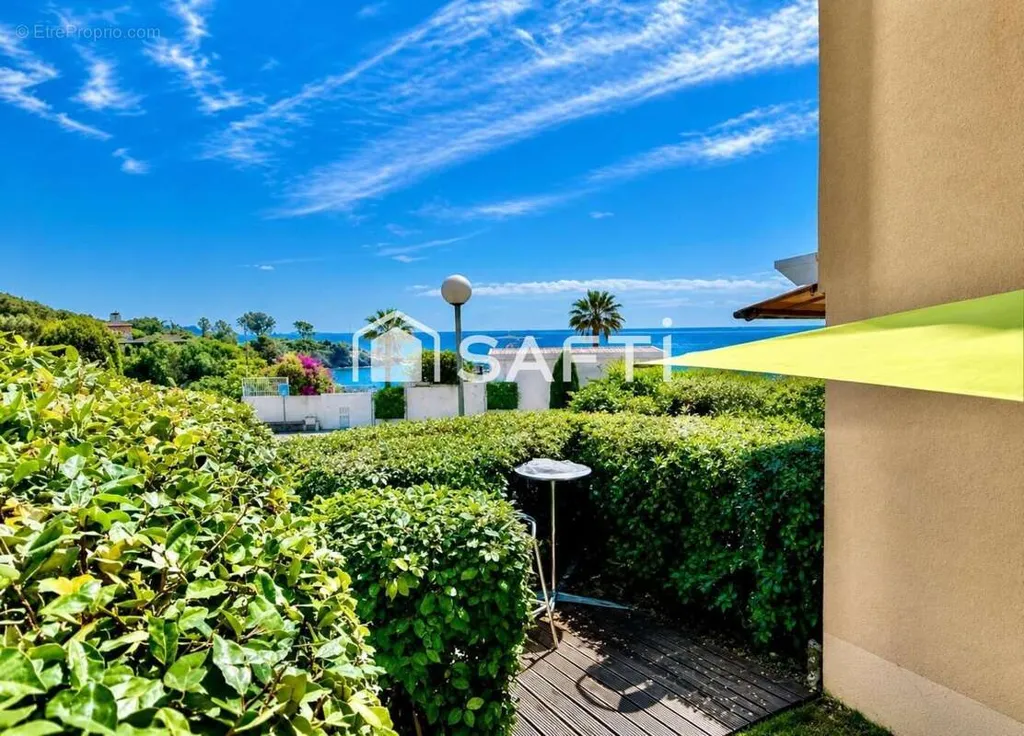 Aed - Studio with Private Garden in Saint Aygulf