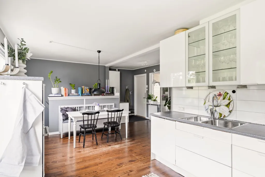 Kitchen - Family-Friendly Semi-Detached House in Taberg