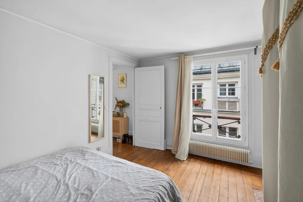Chambres - Appartement 5 pièces à Paris 9ème