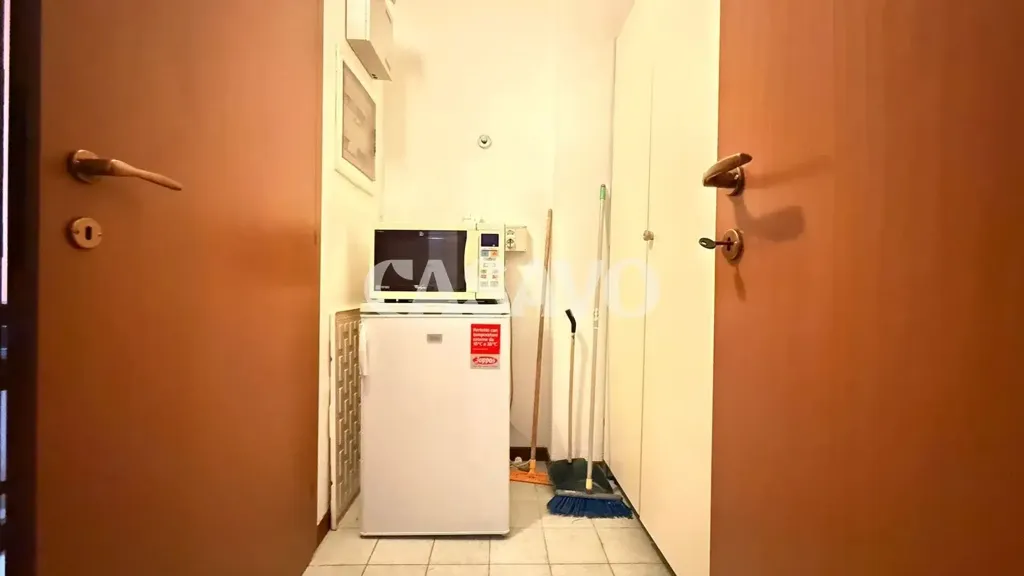 Pesuköök - Office Space in Isolotto, Florence