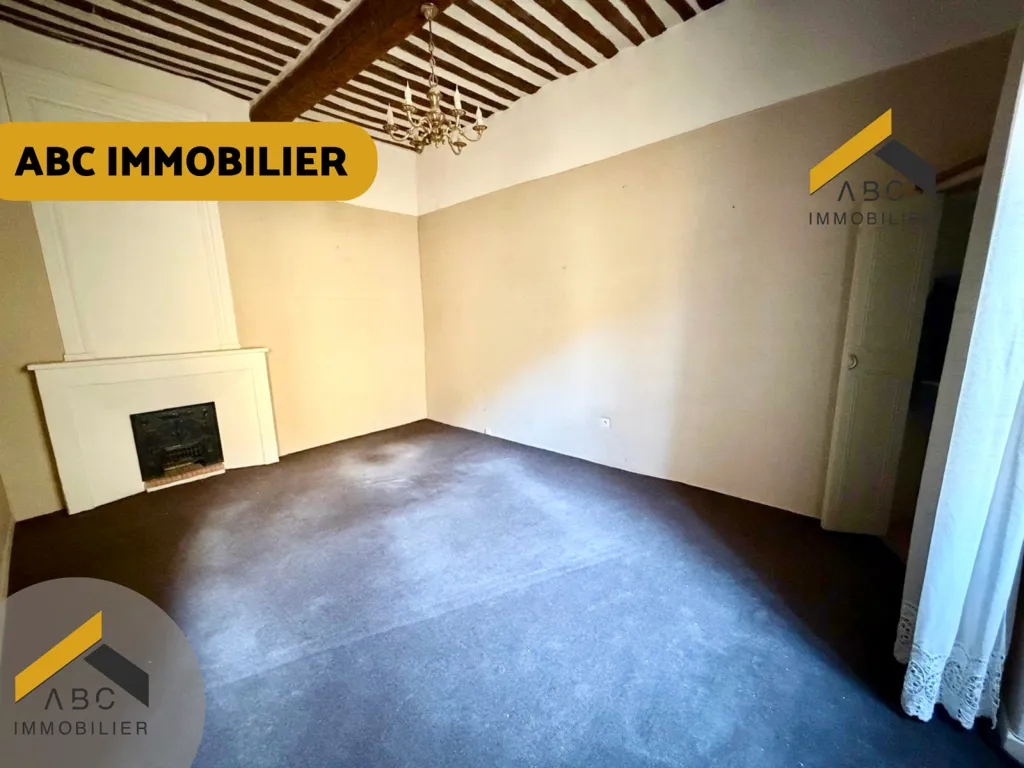 Magamistoad - City Centre Apartment with Two Bedrooms in Orange