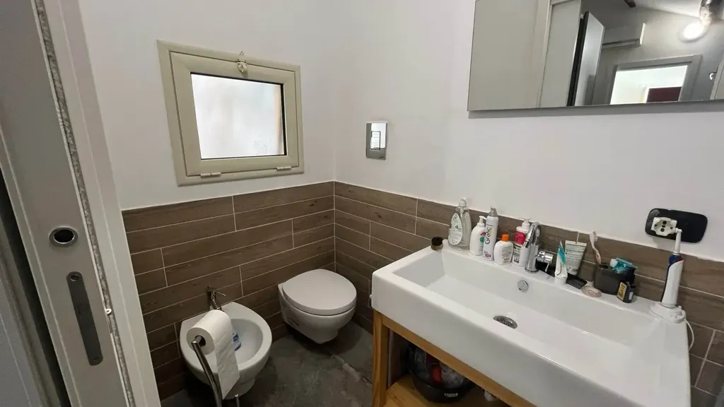 Bagni - Two-Level Apartment with Terraces in Palermo